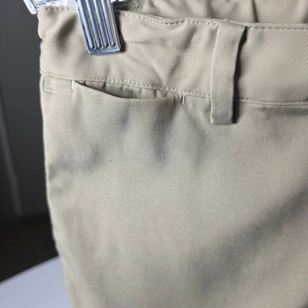 Nike Golf Dri-FIT Shorts Boy's Large Khaki Tan Flat Front Performance Activewear